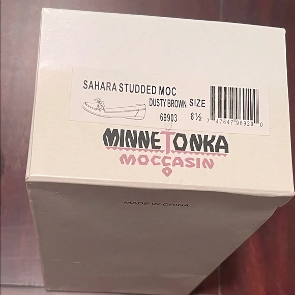 Minnetonka Tan Suede Moccasins with Bow - Picture 5 of 5